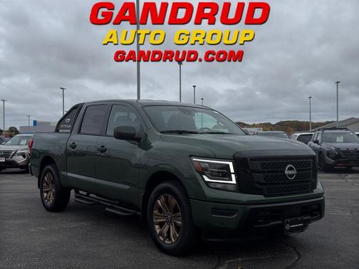 2024 Nissan Titan SV