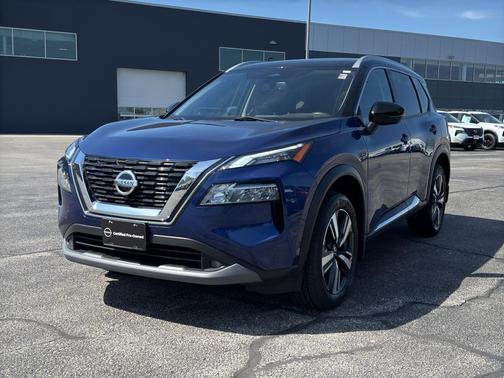 Blue / Black 2021 Nissan Rogue SL