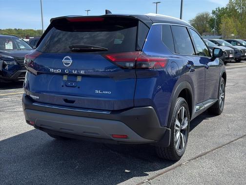 Blue / Black 2021 Nissan Rogue SL