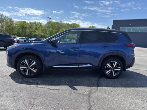 Blue / Black 2021 Nissan Rogue SL