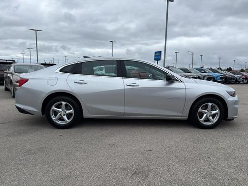 2017 Chevrolet Malibu 1LS