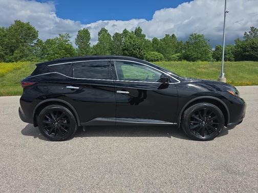 Black 2024 Nissan Murano SV
