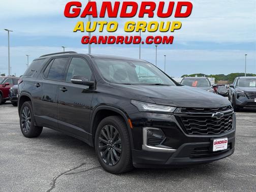 Mosaic Black Metallic 2023 Chevrolet Traverse RS