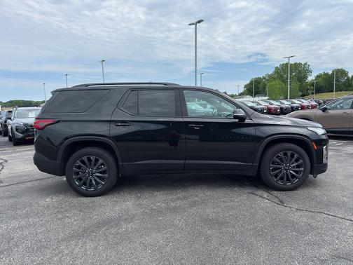 Mosaic Black Metallic 2023 Chevrolet Traverse RS