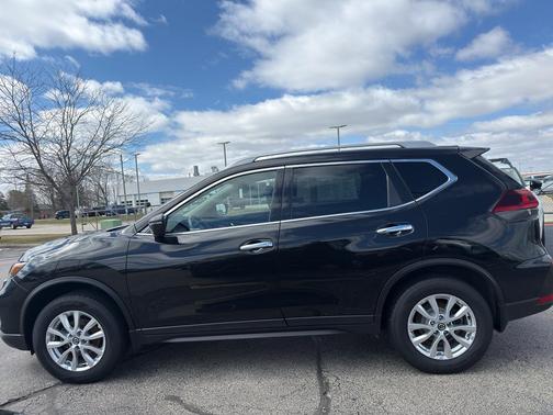Magnetic Black 2019 Nissan Rogue S