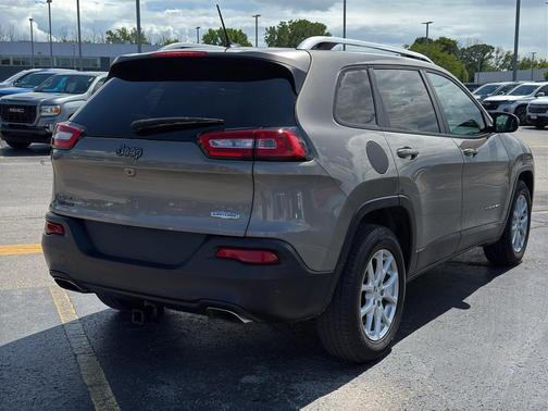 Light Brownstone Pearlcoat 2016 Jeep Cherokee Latitude