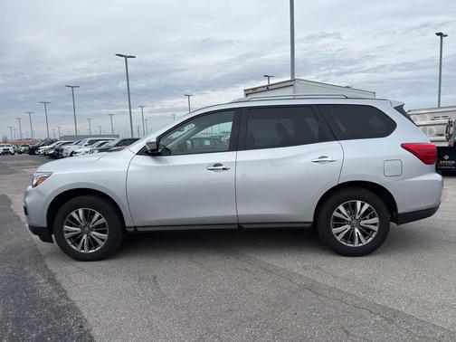 2020 Nissan Pathfinder SL