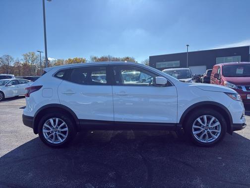 2022 Nissan Rogue Sport S