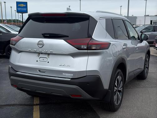 Brilliant Silver Metallic 2023 Nissan Rogue SV