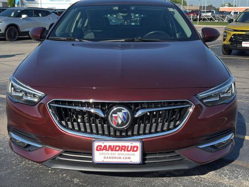 2018 Buick Regal Sportback Essence