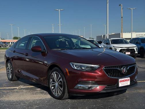 2018 Buick Regal Sportback Essence