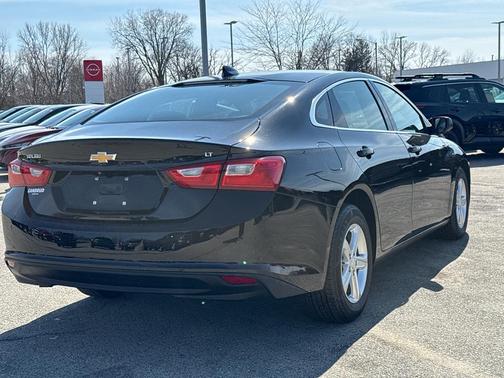 Mosaic Black Metallic 2024 Chevrolet Malibu LT
