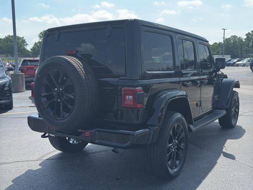 2021 Jeep Wrangler Unlimited Sahara Altitude
