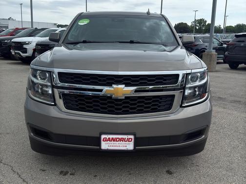 Pepperdust Metallic 2018 Chevrolet Suburban LT