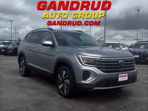 Silver Bird Metallic 2024 Volkswagen Atlas 2.0T SE
