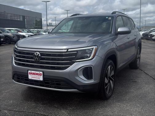 Silver Bird Metallic 2024 Volkswagen Atlas 2.0T SE