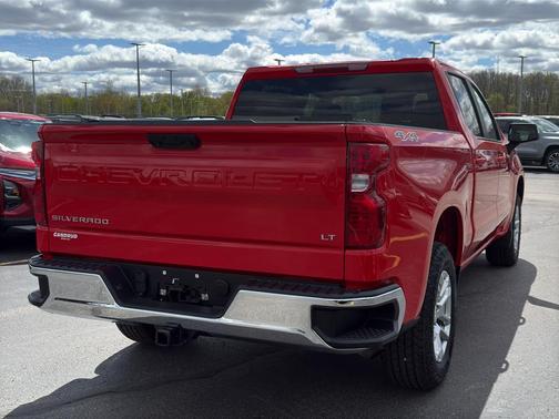 Red 2022 Chevrolet Silverado 1500 LT