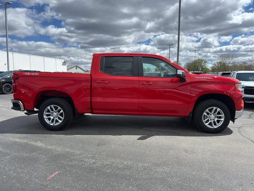 Red 2022 Chevrolet Silverado 1500 LT