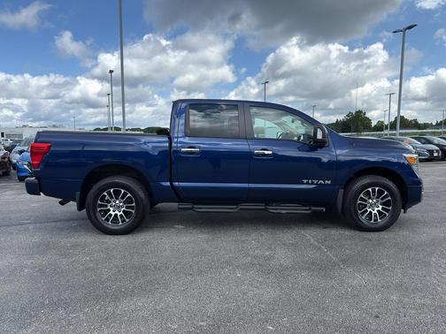 2021 Nissan Titan SV