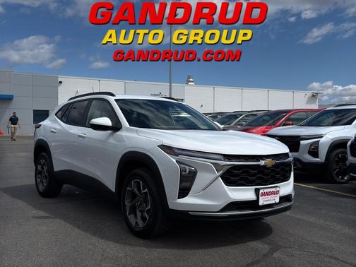 Summit White 2024 Chevrolet Trax LT