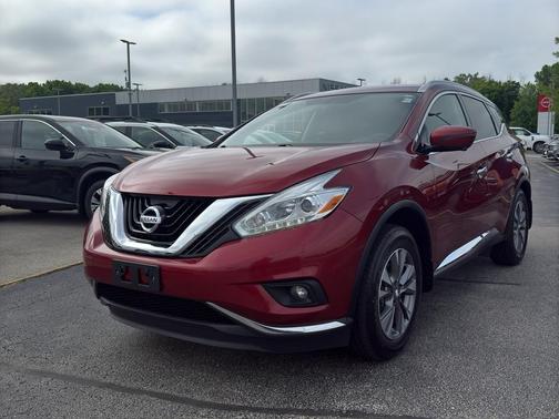 Red 2017 Nissan Murano SL