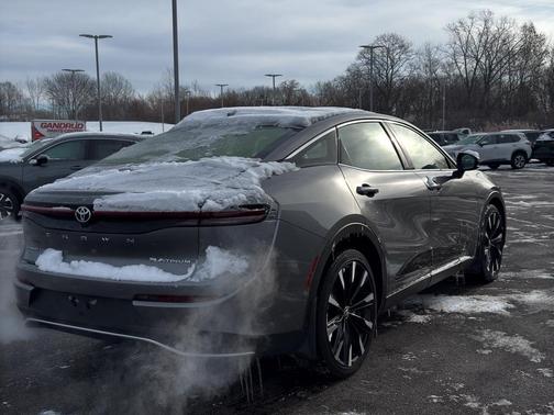 2024 Toyota Crown Platinum