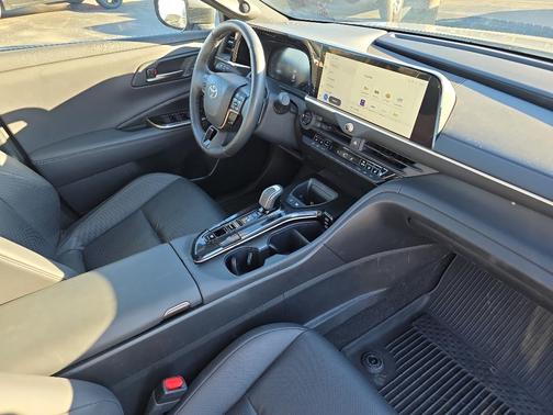 2024 Toyota Crown Platinum