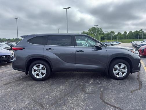 Magnetic Gray Metallic 2020 Toyota Highlander LE