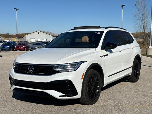 2022 Volkswagen Tiguan 2.0T SE R-Line Black