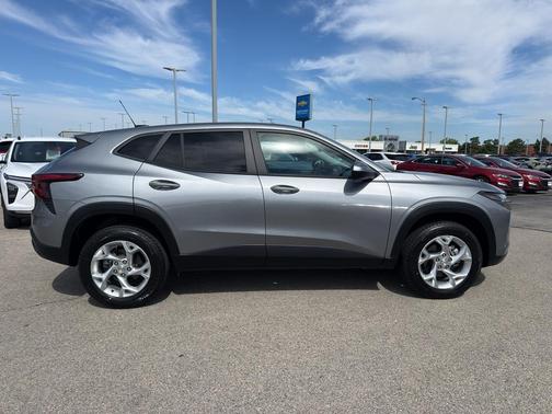 Sterling Gray Metallic 2024 Chevrolet Trax LS
