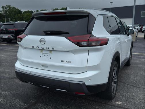 2024 Nissan Rogue SL