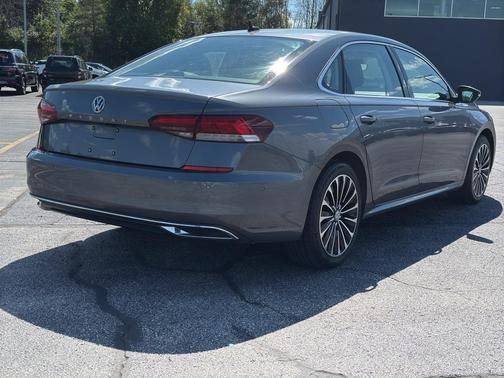 2022 Volkswagen Passat 2.0T Limited Edition