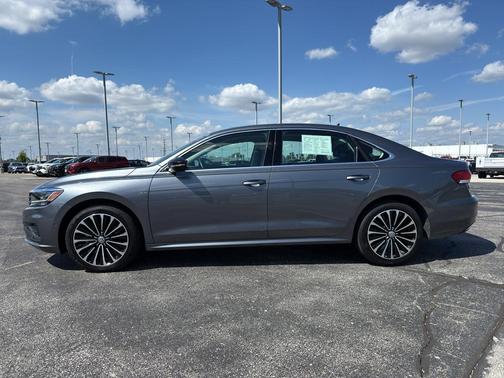 2022 Volkswagen Passat 2.0T Limited Edition