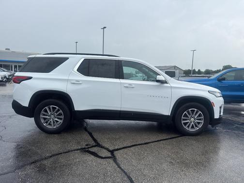 Summit White 2023 Chevrolet Traverse LT Cloth