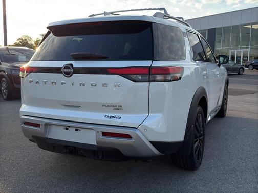 2022 Nissan Pathfinder Platinum