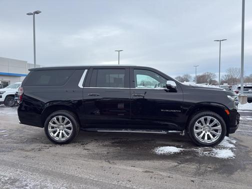 2023 Chevrolet Suburban Premier