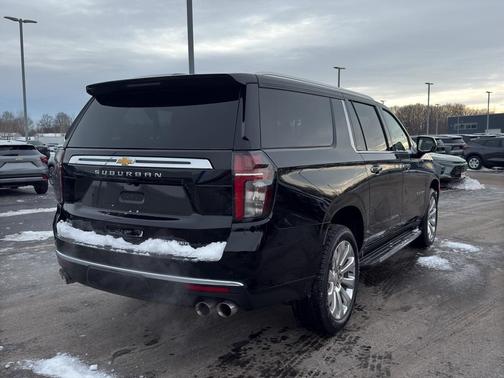2023 Chevrolet Suburban Premier