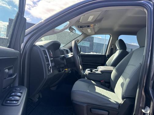 Granite Crystal Clearcoat Metallic 2018 RAM 1500 Express