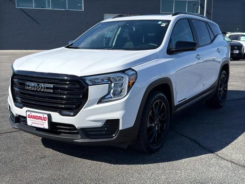 Summit White 2023 GMC Terrain SLE
