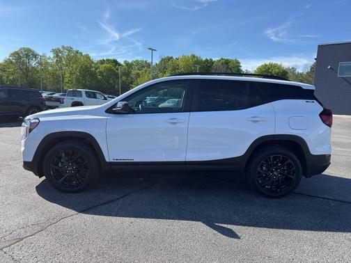 Summit White 2023 GMC Terrain SLE