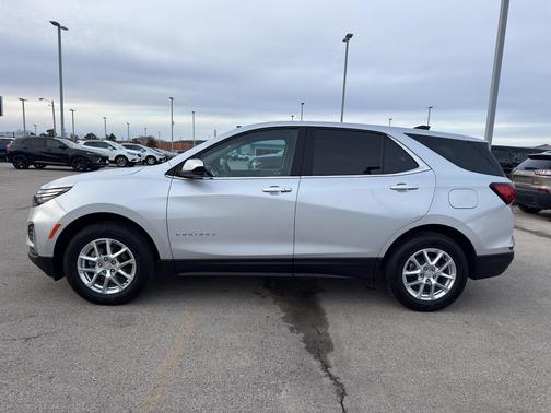 Silver Ice Metallic 2022 Chevrolet Equinox 2LT