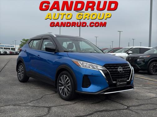 2 Tone Blue / Black 2023 Nissan Kicks SV