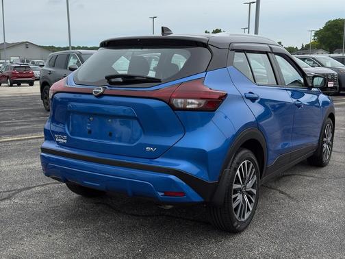 2 Tone Blue / Black 2023 Nissan Kicks SV