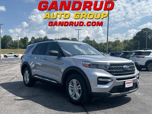 Iconic Silver Metallic 2023 Ford Explorer XLT