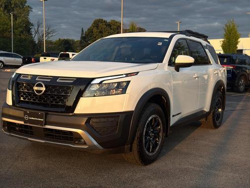 Glacier White 2025 Nissan Pathfinder Rock Creek