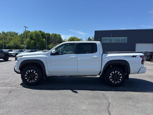 Glacier White 2024 Nissan Frontier PRO-4X