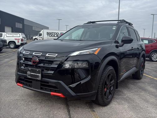 Super Black 2025 Nissan Rogue CREEK