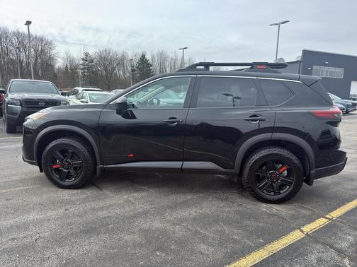 Super Black 2025 Nissan Rogue CREEK