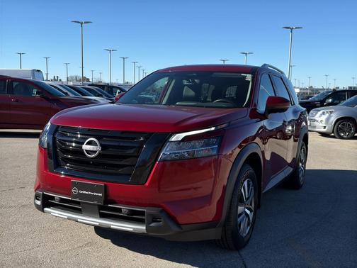2023 Nissan Pathfinder SL