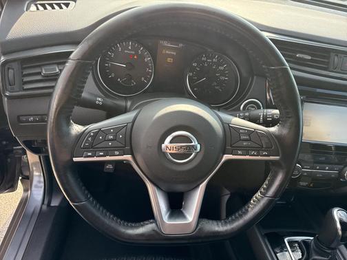 Gun Metallic 2017 Nissan Rogue SV